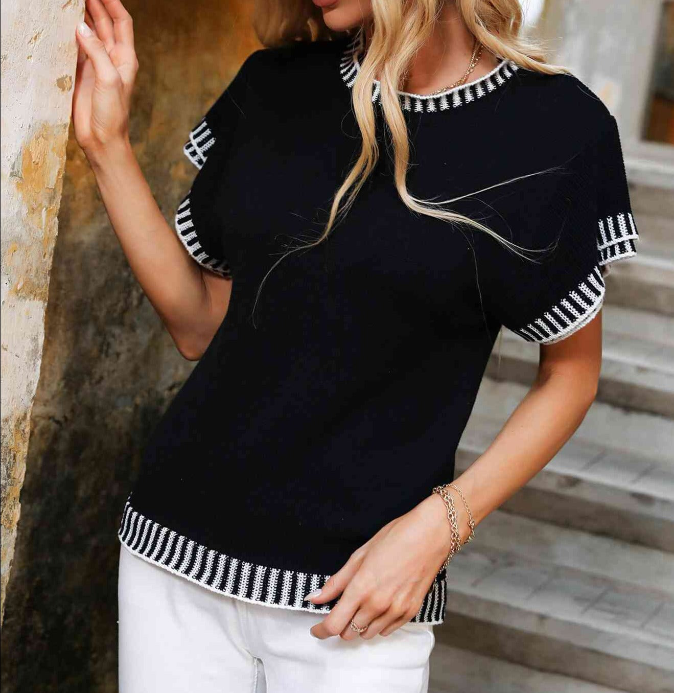 Contrast Round Neck Short Sleeve Knit Top