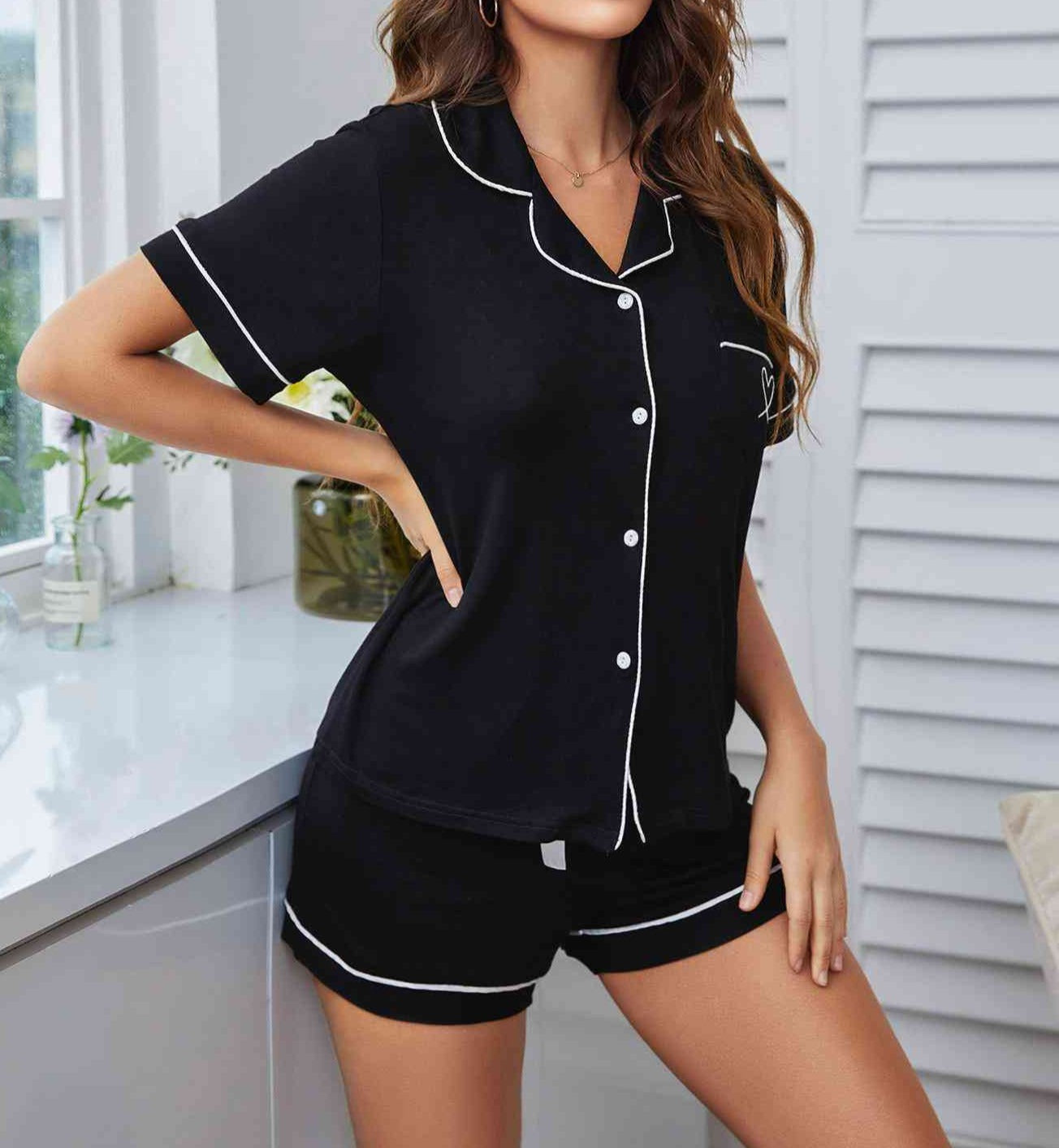 Heart Graphic Contrast Piping Top and Shorts Pajama Set