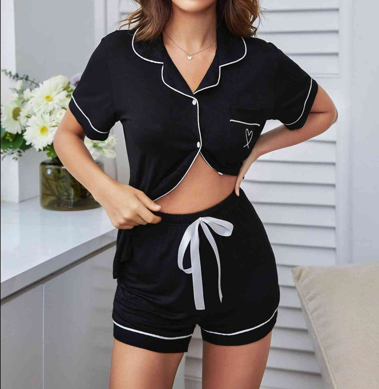 Heart Graphic Contrast Piping Top and Shorts Pajama Set